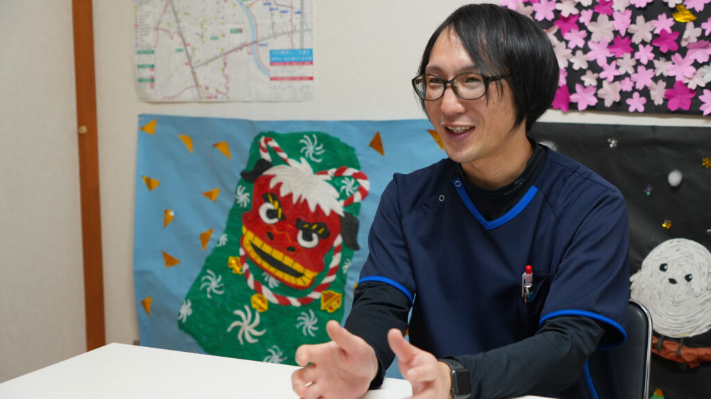 内山さんにお話いただいている写真