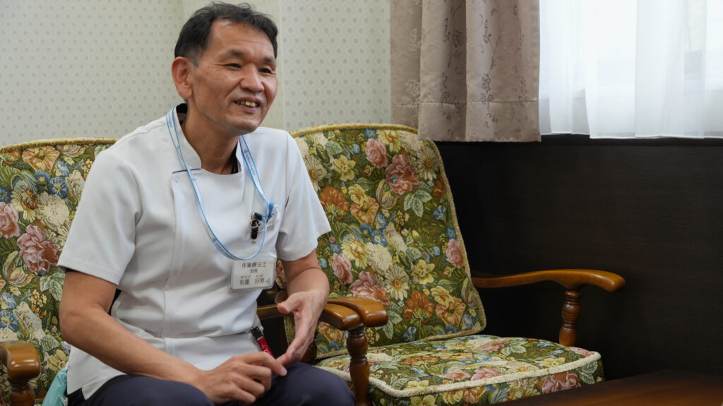 松重さんにお話いただいているお写真