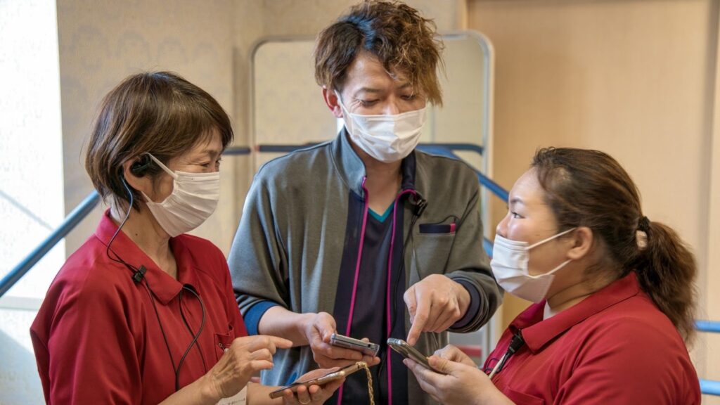 各職種がリアルタイムで情報共有をしているところ